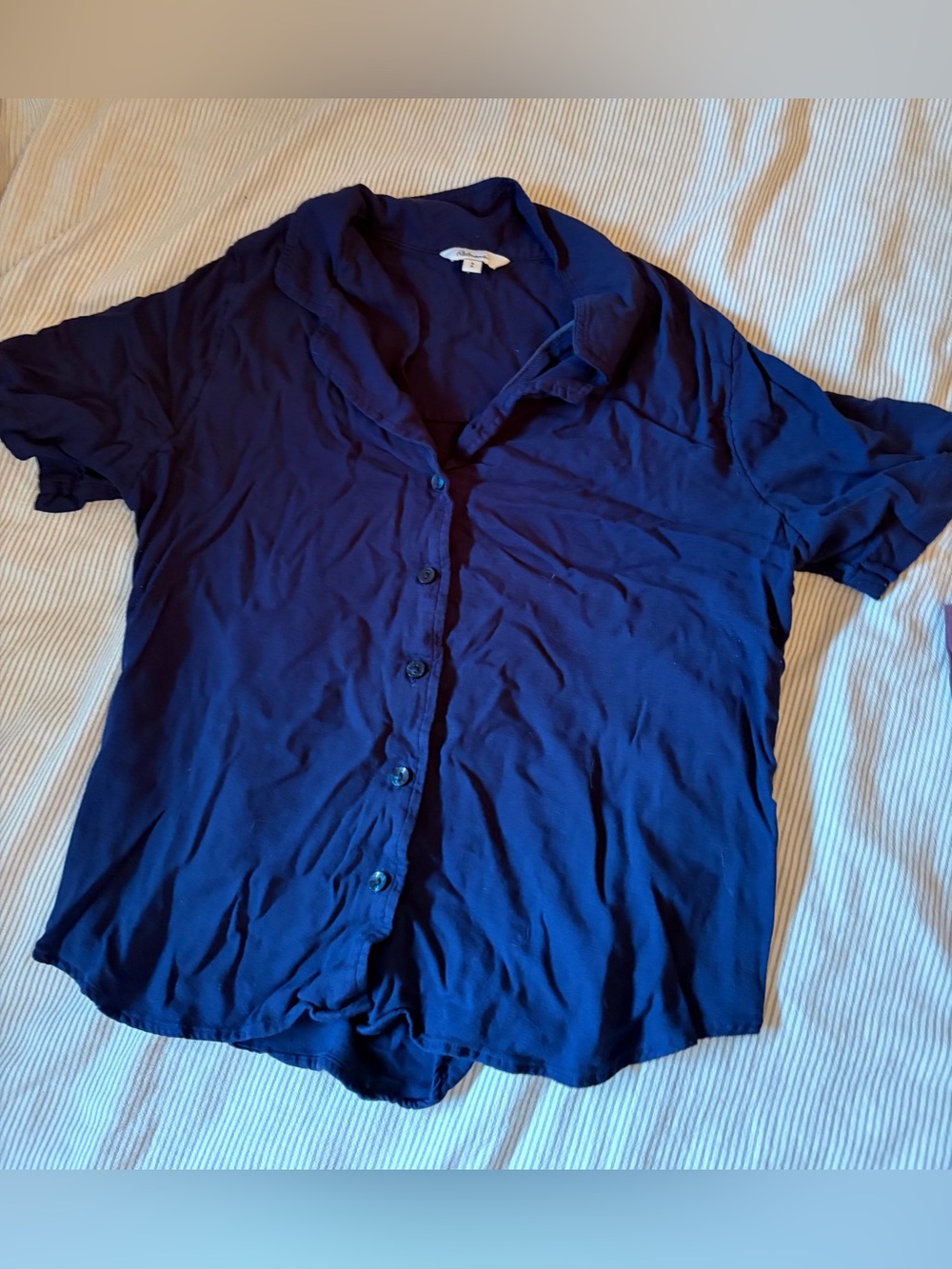 Women’s Reitmans Navy Blue Short Sleeve Button-Down Shirt Size Small